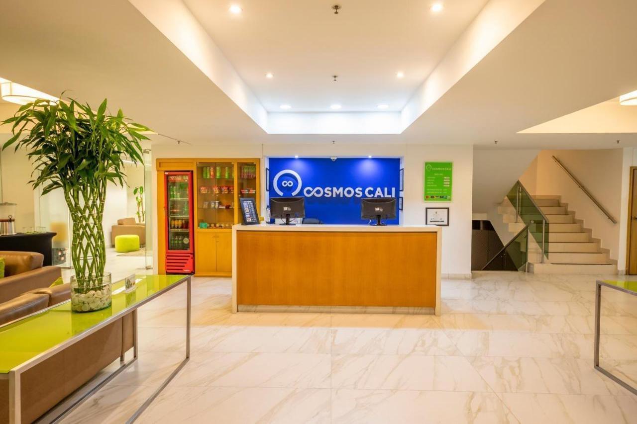 Hotel Cosmos カリ エクステリア 写真